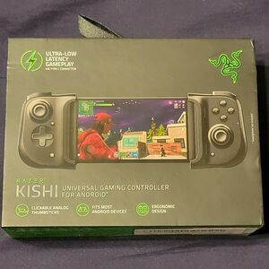 RAZER KISHI UNIVERSAL GAMING CONTROLLER FOR ANDROIDS